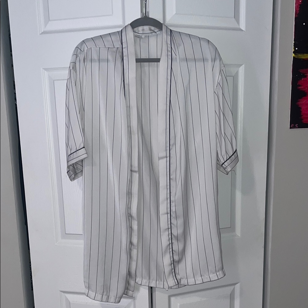 Forever 21 White and black Striped Robe